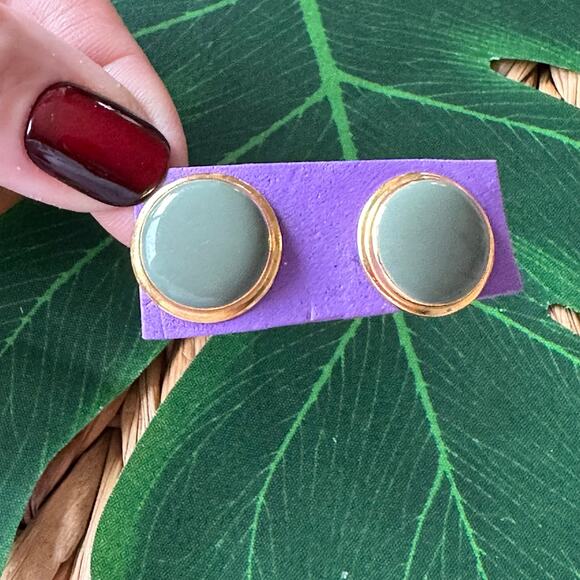 BOGO FREE ENAMELED STUD POST VTG EARRINGS - Picture 1 of 5
